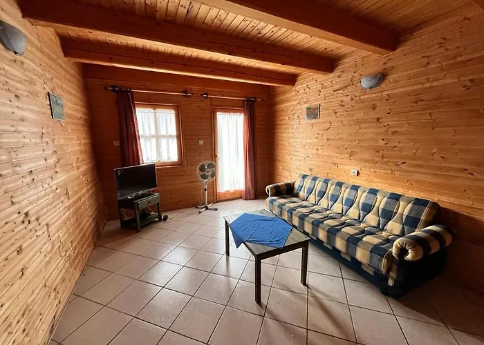 Almos Balatonfenyves